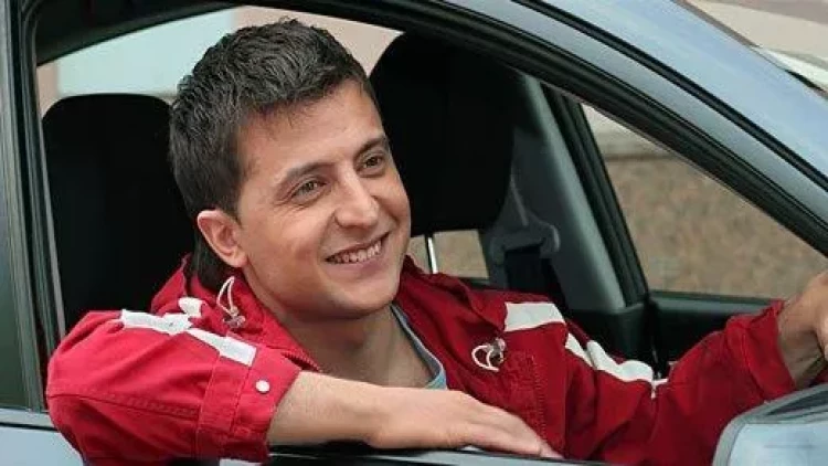 Zelenski bunkerdə boyat çörək, konserv yeyirdi - Şuster