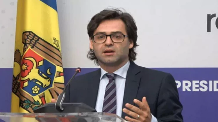 Popesku istefa verdi