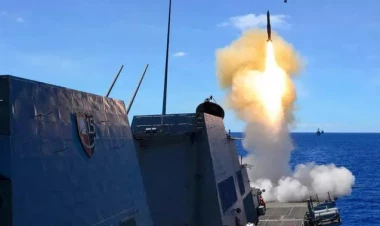 ABŞ husilərin 2 ballistik raketini məhv etdi