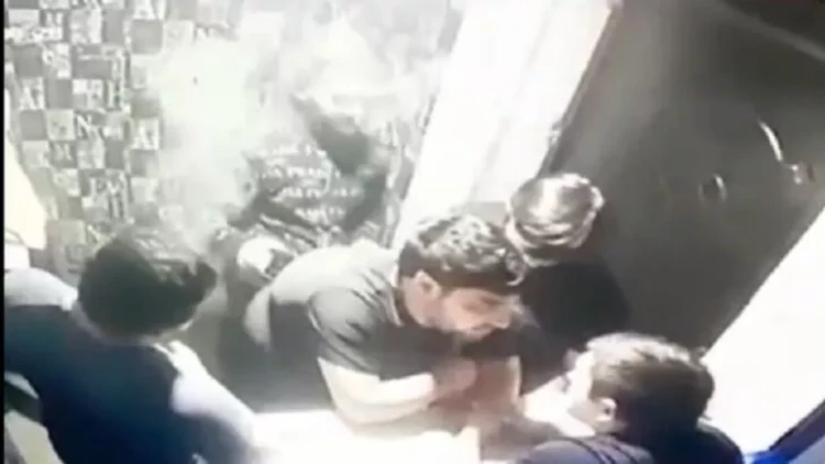 Bakıda gecə klubunda dava: 3 nəfər bıçaqlanıb - ANBAAN VİDEO