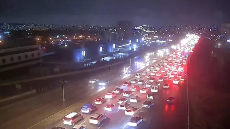 Bakıda gecə tıxacı - FOTO