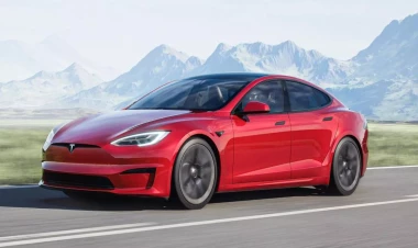 800-dən çox Tesla maşını ilə girovlara belə dəstək oldular - VİDEO