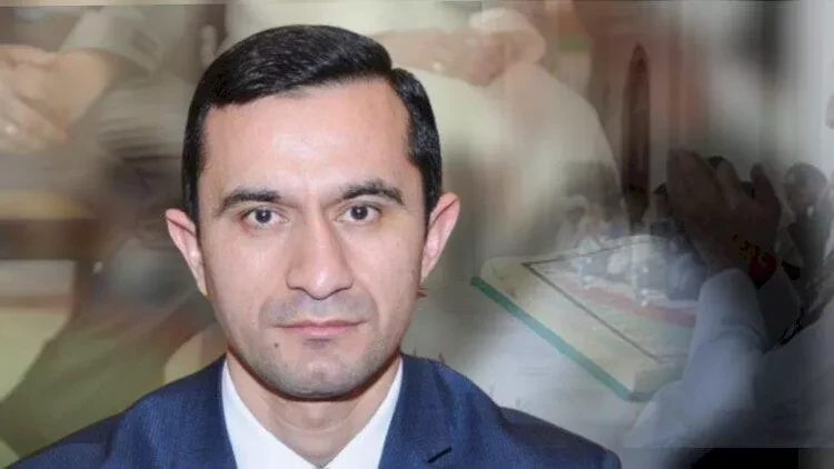 “Hicab taxır, amma dar şalvar, retuz geyinir, hamı dönüb baxır...”