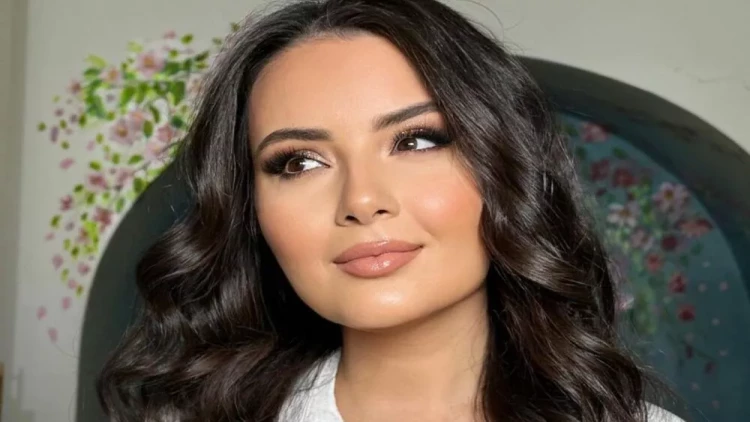 Aysel Adıgözəlzadədən məsciddə paylaşım - FOTO