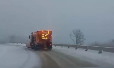 Zəfər yolu buz bağlayıb - VİDEO