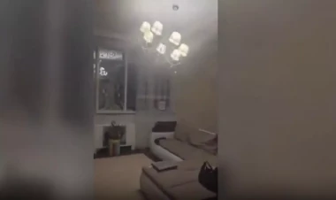 Çində zəlzələ anı kameralara belə əks olundu - VİDEO