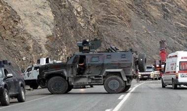 Türkiyədə ağır qəza: 10 polis yaralandı