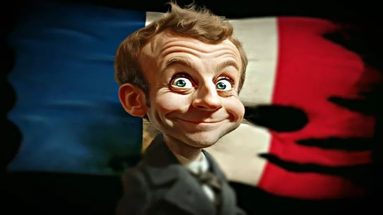 Makron sindromu: Böyük görünmək istəyən siyasət cırtdanı