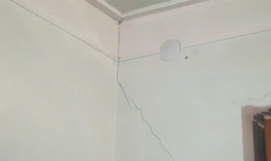 Zəlzələdən sonra evlərdə çatlar yarandı -  FOTOlar