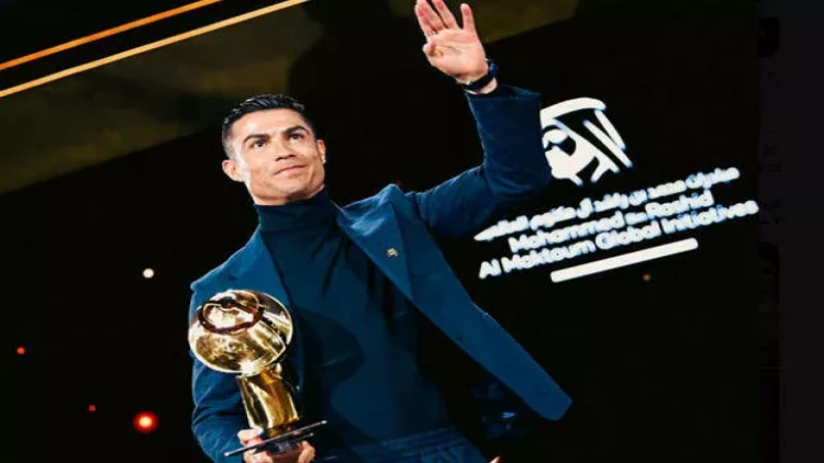 Ronaldu eyni anda üç mükafatın sahibi oldu - FOTOlar