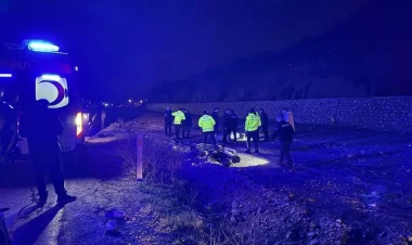 Türkiyədə mikroavtobus avtomobilə çırpılıb, yaralananlar var