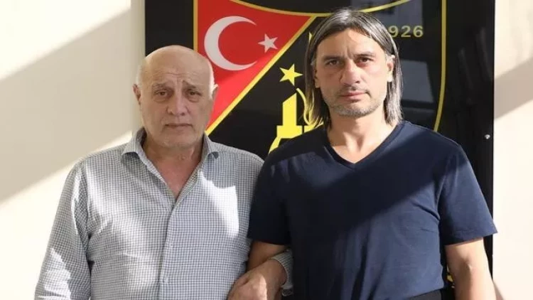 Superliqa klubu baş məşqçisini istefaya göndərdi