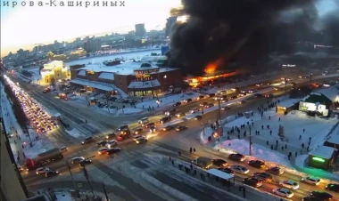 Rusiyada məşhur bazar YANIR - VİDEO