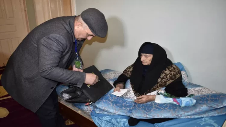 Seçki məntəqəsinə gələ bilməyənlər üçün daşınan qutulardan istifadə olunacaq