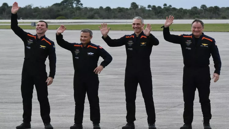 İlk dəfə Türkiyə vətəndaşı kosmosa səyahət etdi