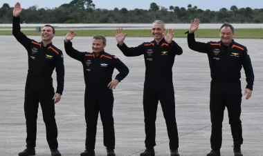 İlk dəfə Türkiyə vətəndaşı kosmosa səyahət etdi