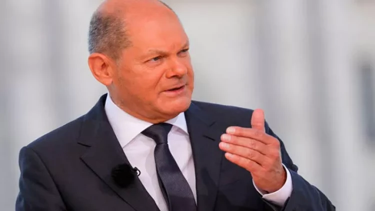 Olaf Şolts Avropa çempionatında fitə basıldı