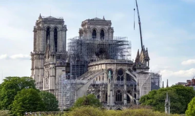 Notr-Dam kilsəsi yenidən ziyarətçilərin üzünə açılır