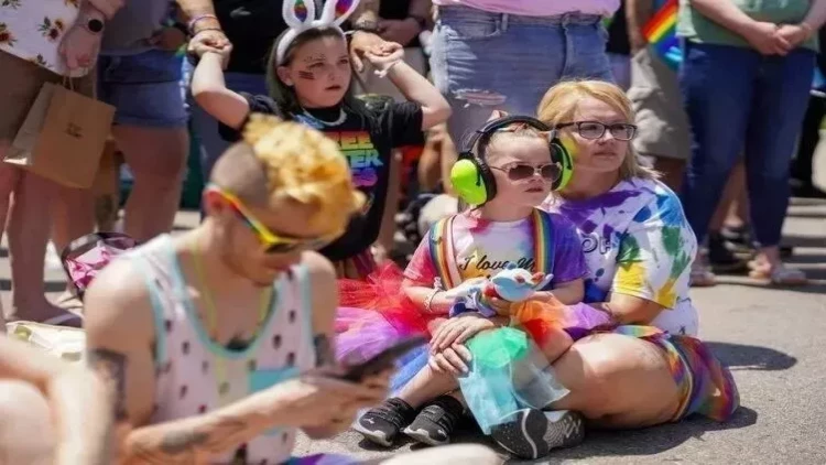 LGBT qalmaqalı: Övladlarına cinsini dəyişməyə icazə verməyən valideynlər həbs olunacaq