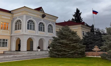Rusiya səfirliyi Bakıda sexdəki yanğında ölənlərlə bağlı başsağlığı verdi