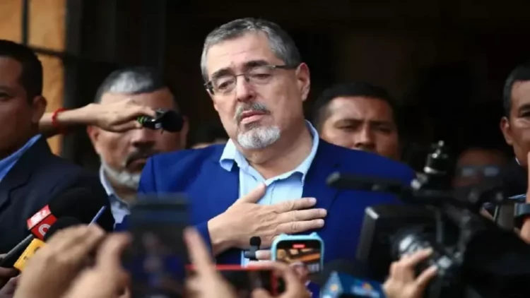 Qvatemala Prezidentinin andiçməsi deputatların gəlməməsi səbəbindən yubanır