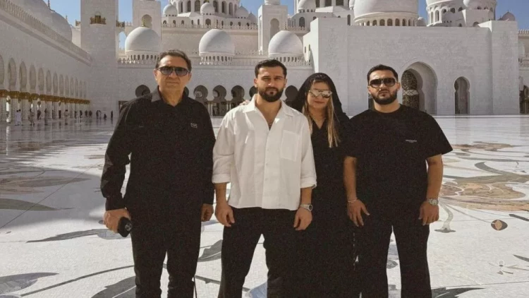 Jony ailəsi ilə FOTOsunu paylaşdı