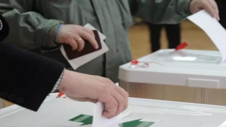 Naxçıvanda ən yaşlı seçicinin 104 yaşı var