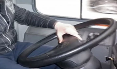 Avtobus sürücüsü sükan arxasında canlı yayım açdı - FOTOlar