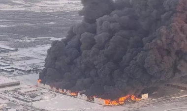 Sankt-Peterburqda DƏHŞƏTLİ YANĞIN OLDU - VİDEO