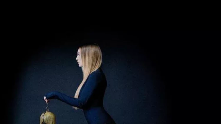 Məşhur aktrisadən diqqətçəkən - FOTOSESSİYA