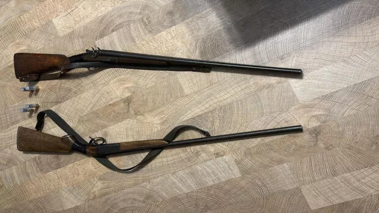 Qanunsuz silahları polisə təhvil verdilər