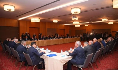 Bərabər seçkiqabağı təşviqat imkanları və media subyektlərinin Prezident seçkilərində fəaliyyətinin əsaslarına həsr olunan müşavirə keçirilib - YENİLƏNİB - VİDEO - FOTO