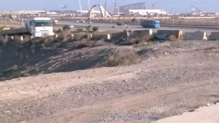 Bakı-Ələt yolunda təhlükə - VİDEO