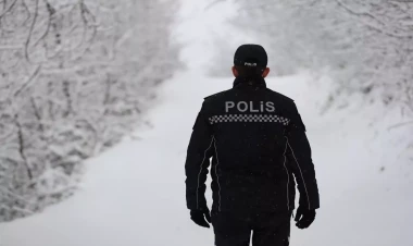 Polislərimiz Şuşada qarlı havada belə xidmət göstərir - FOTOlar
