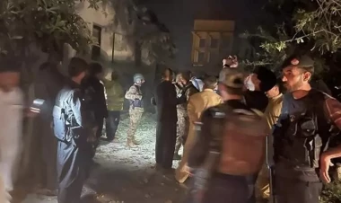 Pakistanda deputatlığa namizəd mühafizəçiləri ilə birgə qətlə yetirildi