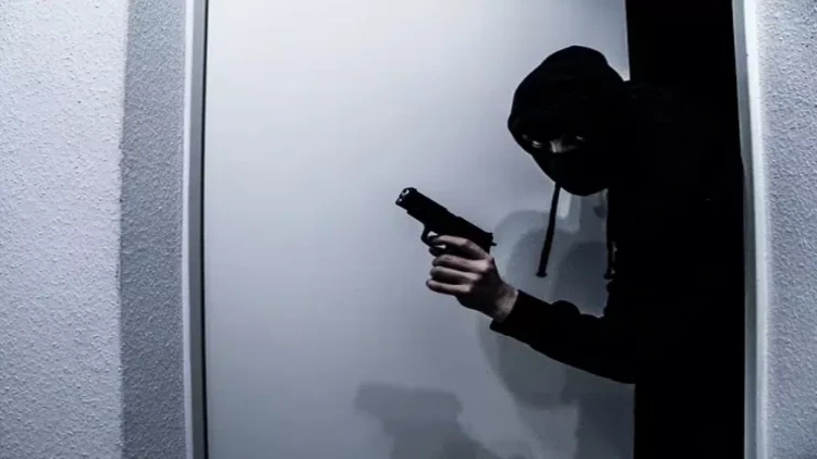 Oğrunu yaxalayan polis cərimələndi: Cinayətkar cəzalandırılmadı