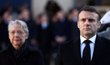 Fransada hökumət böhranı - Makronun komandasına etinasızlığı