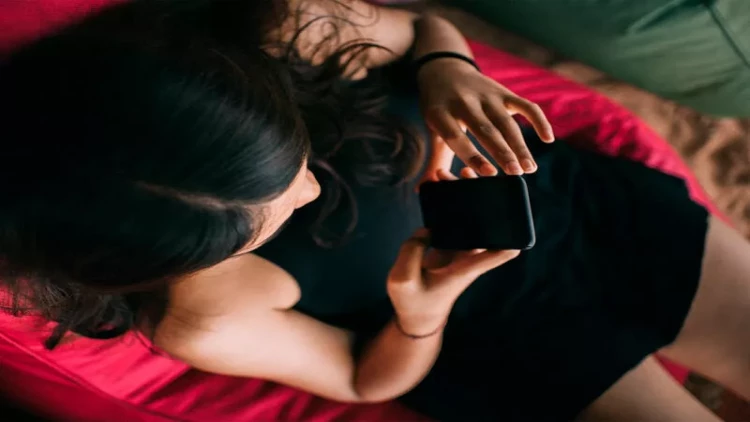 Bakıda “WhatsApp”la kişilərə intim xidmət təşkil edən şəxslə bağlı qərar verildi