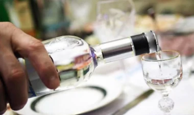 Bayram gecəsi 1 litr araq içib səs-küy saldı, həbs edildi