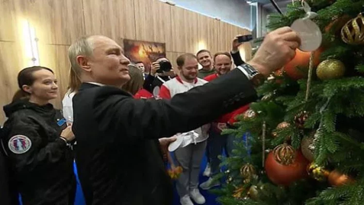 Putin səkkiz yaşlı qızın arzusunu yerinə yetirdi - VİDEO