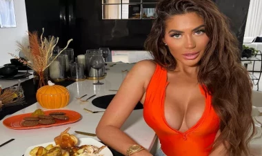 Şou ulduzundan hovuz kənarında bikinili - FOTOlar