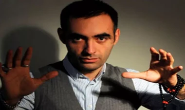 “Müğənni toyda partlamaya düşdü, dua oxudum özünə gəldi...” - Zirəddin Rzayev