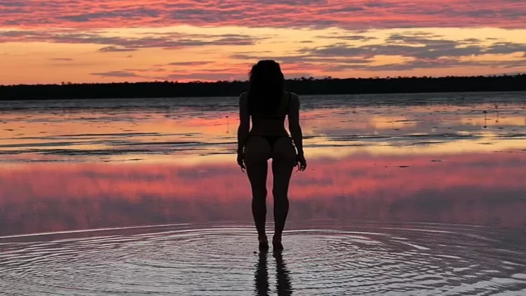 37 yaşlı İrinadan yaşına meydan oxuduğunu göstərən FOTOSESSİYA