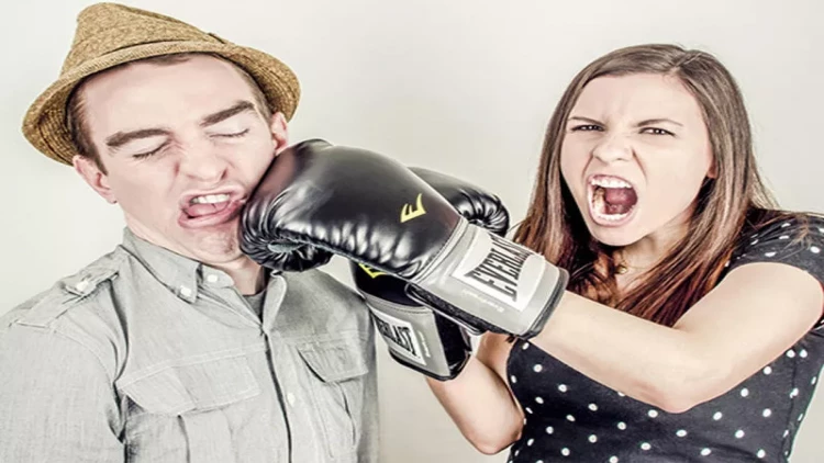 Oğlan onu vuran qıza həyatının ŞOKUNU YAŞATDI - VİDEO