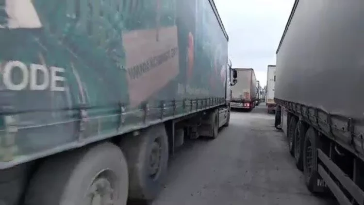 İran Azərbaycan vətəndaşı olan TIR sürücülərini 75 gündür sərhəddən buraxmır  - VİDEO
