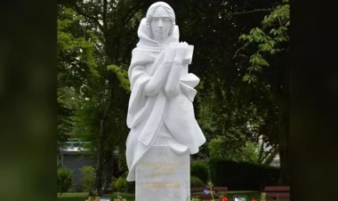 Fransada “Azərbaycan Bağı” adı ilə bağlı lövhələrin yığışdırılmasına etiraz edildi