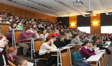 Azərbaycanda təhsil alan əcnəbi tələbələrin sayı kəskin artdı - VİDEO