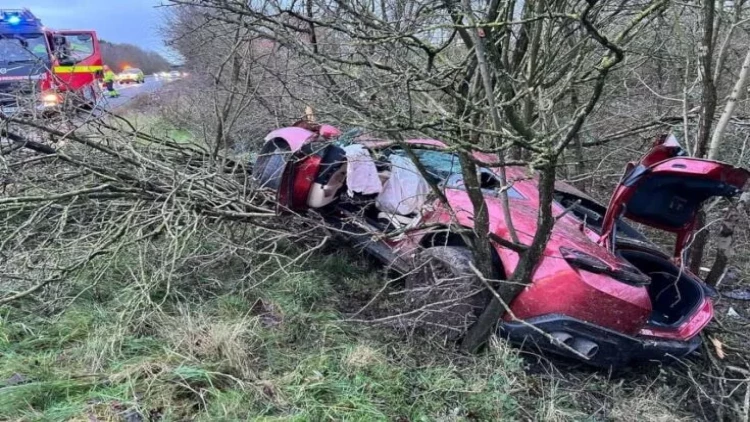 235 min dollarlıq “Ferrari” dərəyə aşdı, bu hala düşdü - FOTO
