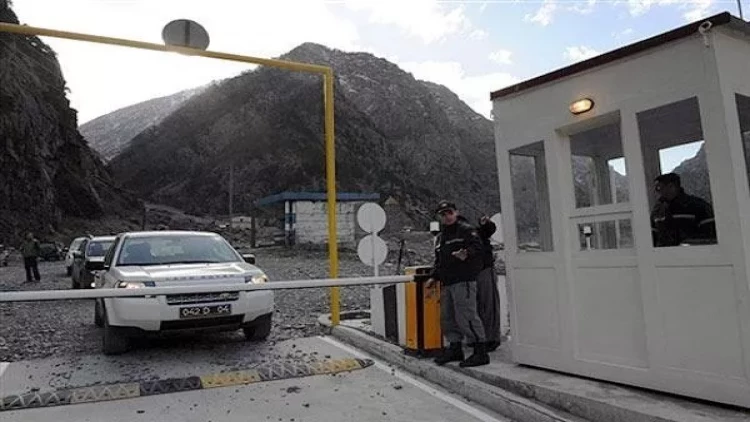 Ermənistan-Rusiya yolu bağlandı