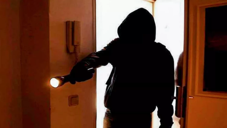 Bakıda evdən 17 min manatlıq oğurluq etdilər